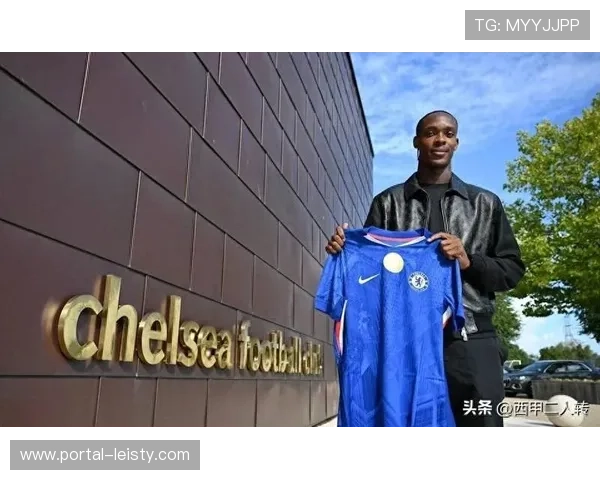 斯特拉斯堡球迷抗议主帅跳槽切尔西，多俱乐部模式激化诚信争议